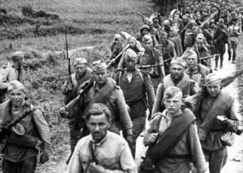 Pamięć o ofiarach Baudienstu. Spotkanie przy mogile zamordowanych w kamieniołomie Liban