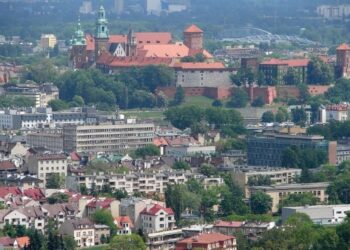 Studenci w Krakowie zapłacą mniej za komunikację. Roczny bilet za 365 zł
